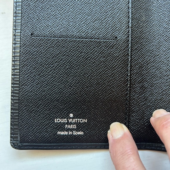 Louis Vuitton Epi Agenda Cover - Picture 5 of 8